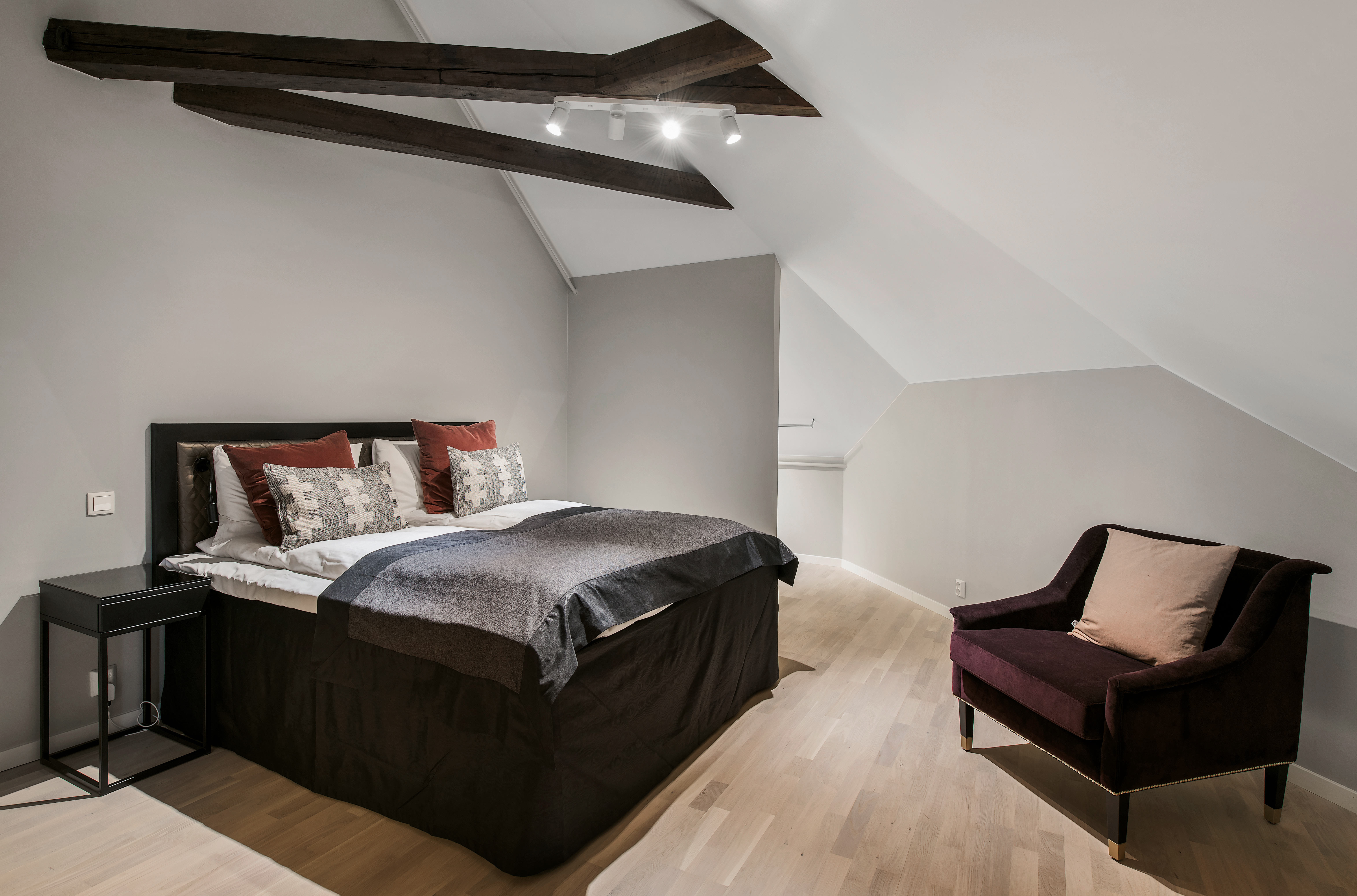 2 Bedrooms, Apartment