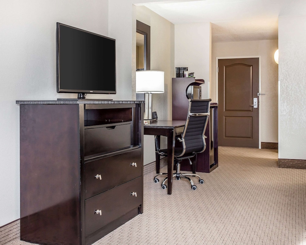 Comfort Suites Morrow- Atlanta South 34/39
