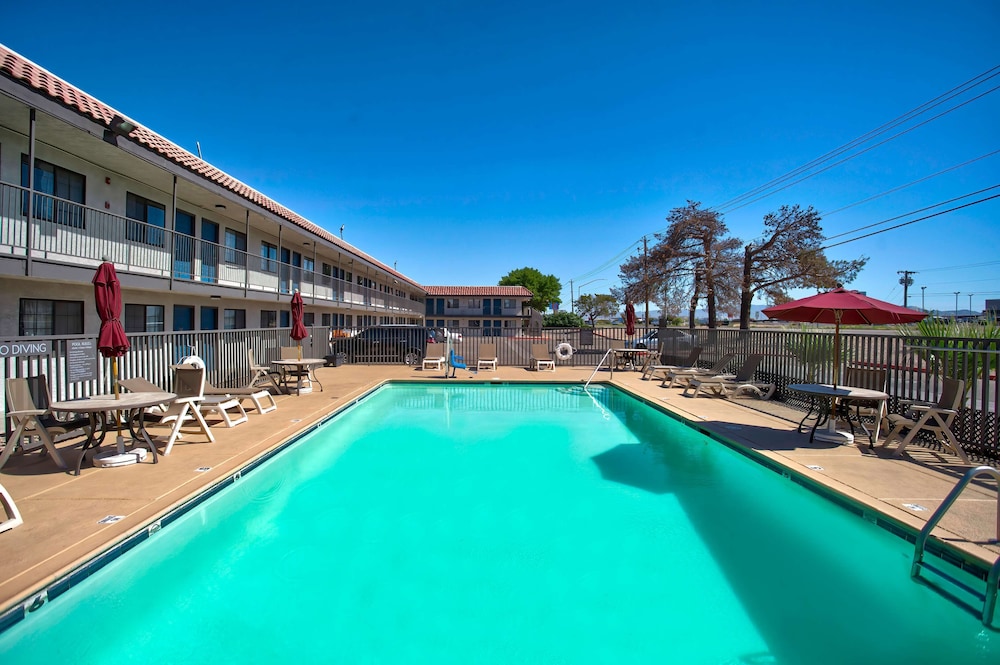 Motel6 Kingman, AZ - Route 66 East 42/63