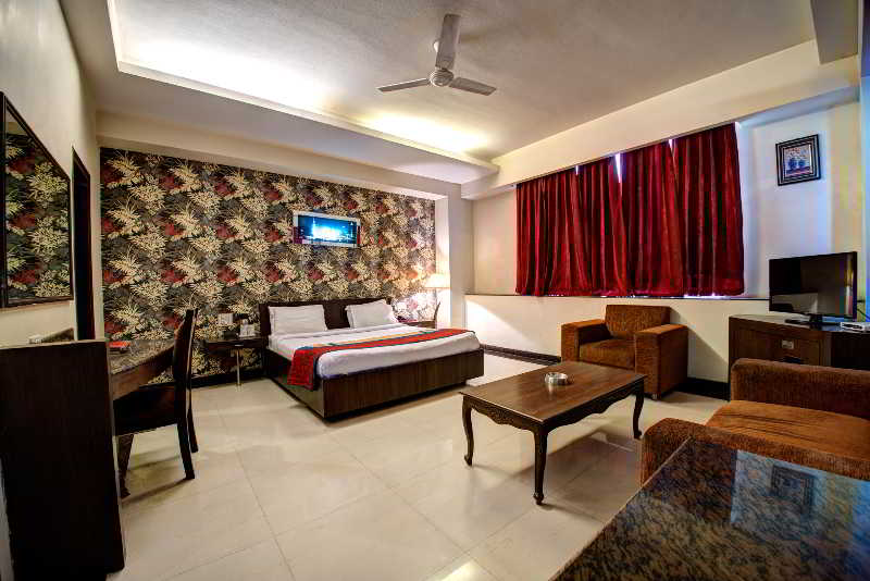 P.R RESIDENCY HOTEL 15/22