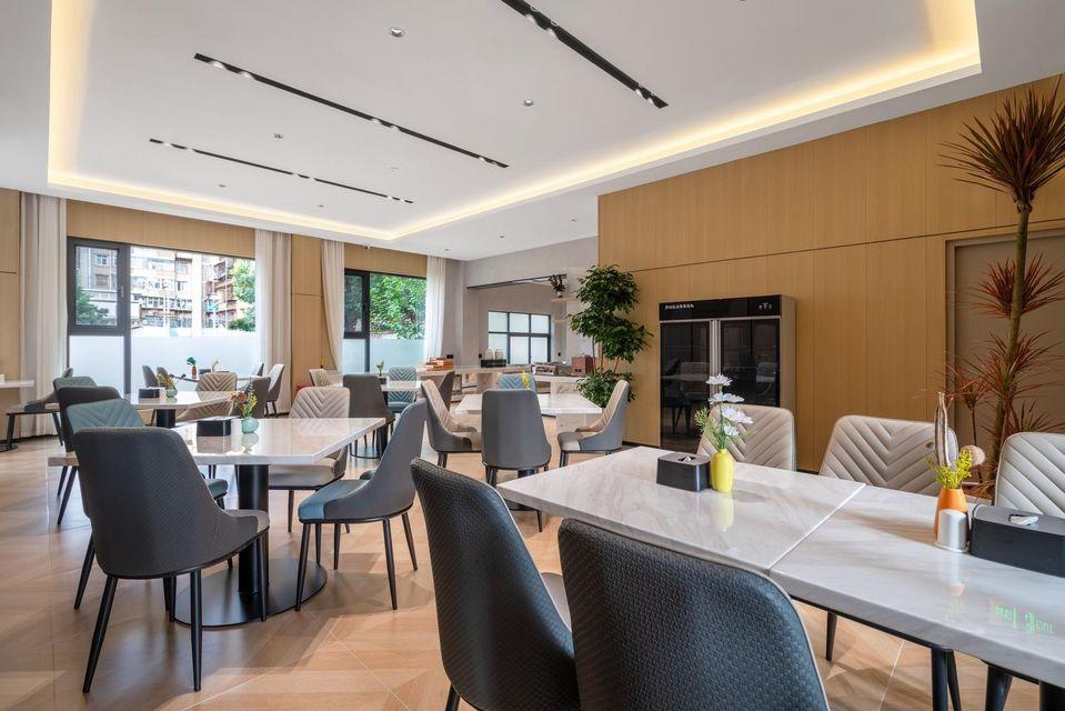 Gefei Hotel (North Square of Kunming Railway Station) 13/17
