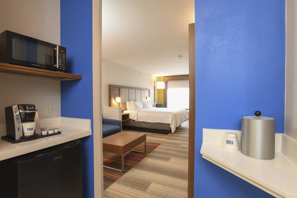 Holiday Inn Express Hotel Suites Richwood Cincinnati South 22/50