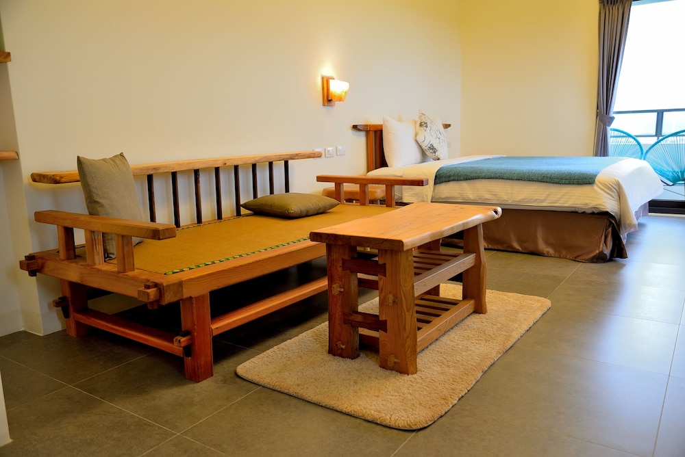 The Tree Bed and Breakfast 53/71
