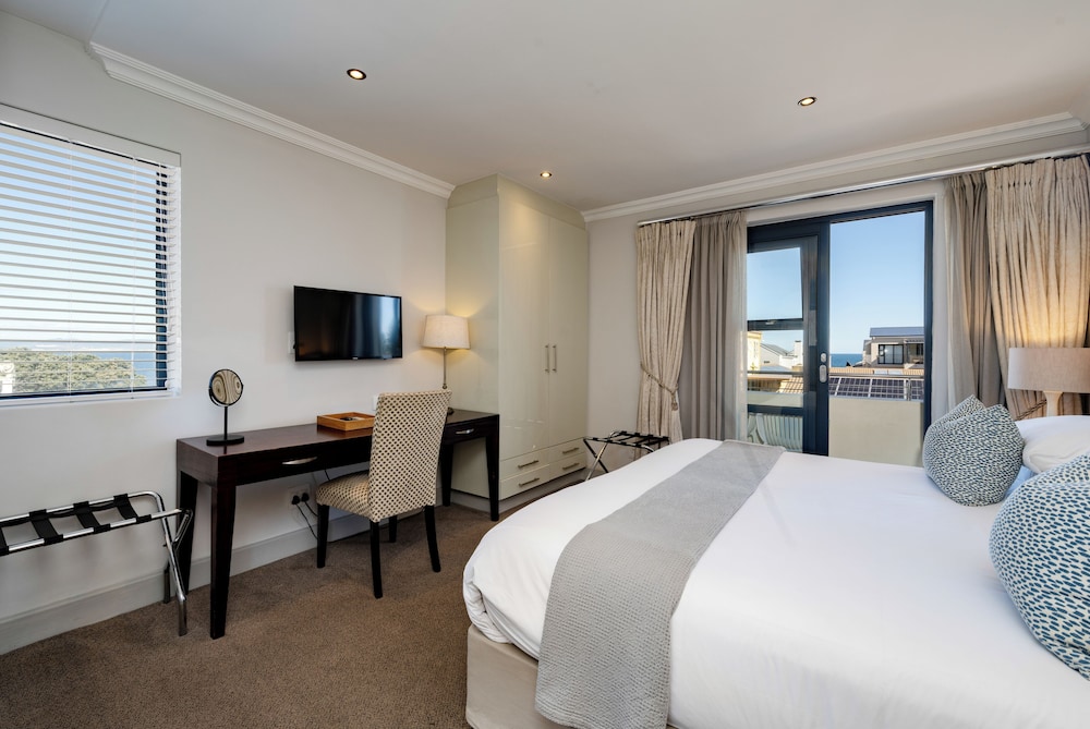2 Bedrooms, Connecting, Bay Residence, 1 King and 1 Single Beds