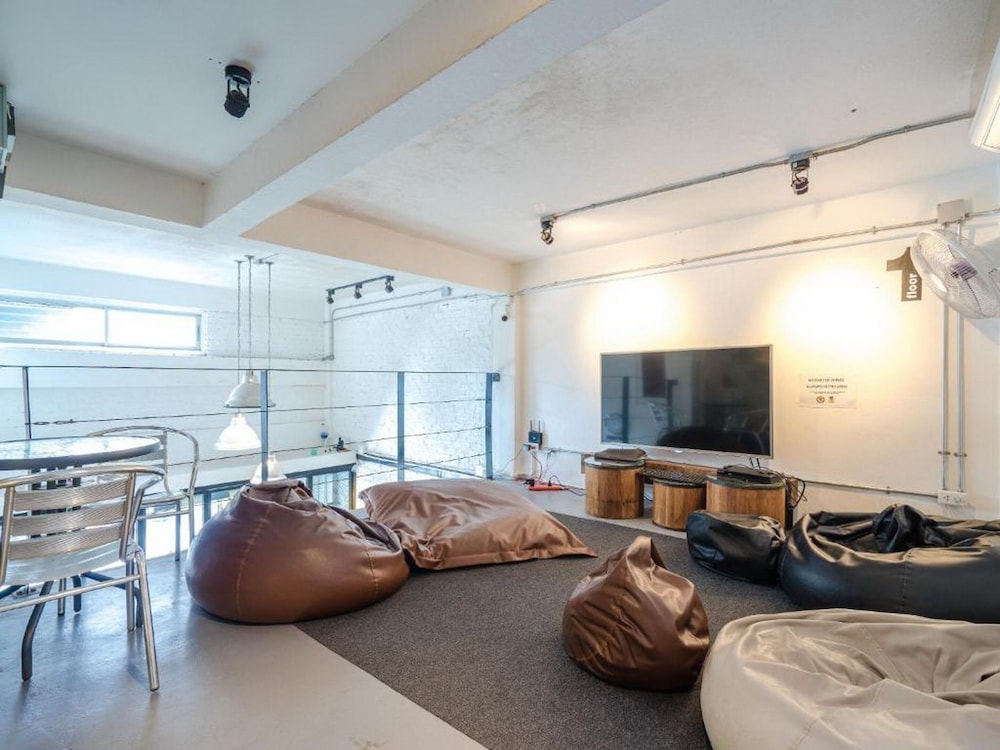 3howw Hostel Khaosan 38/46