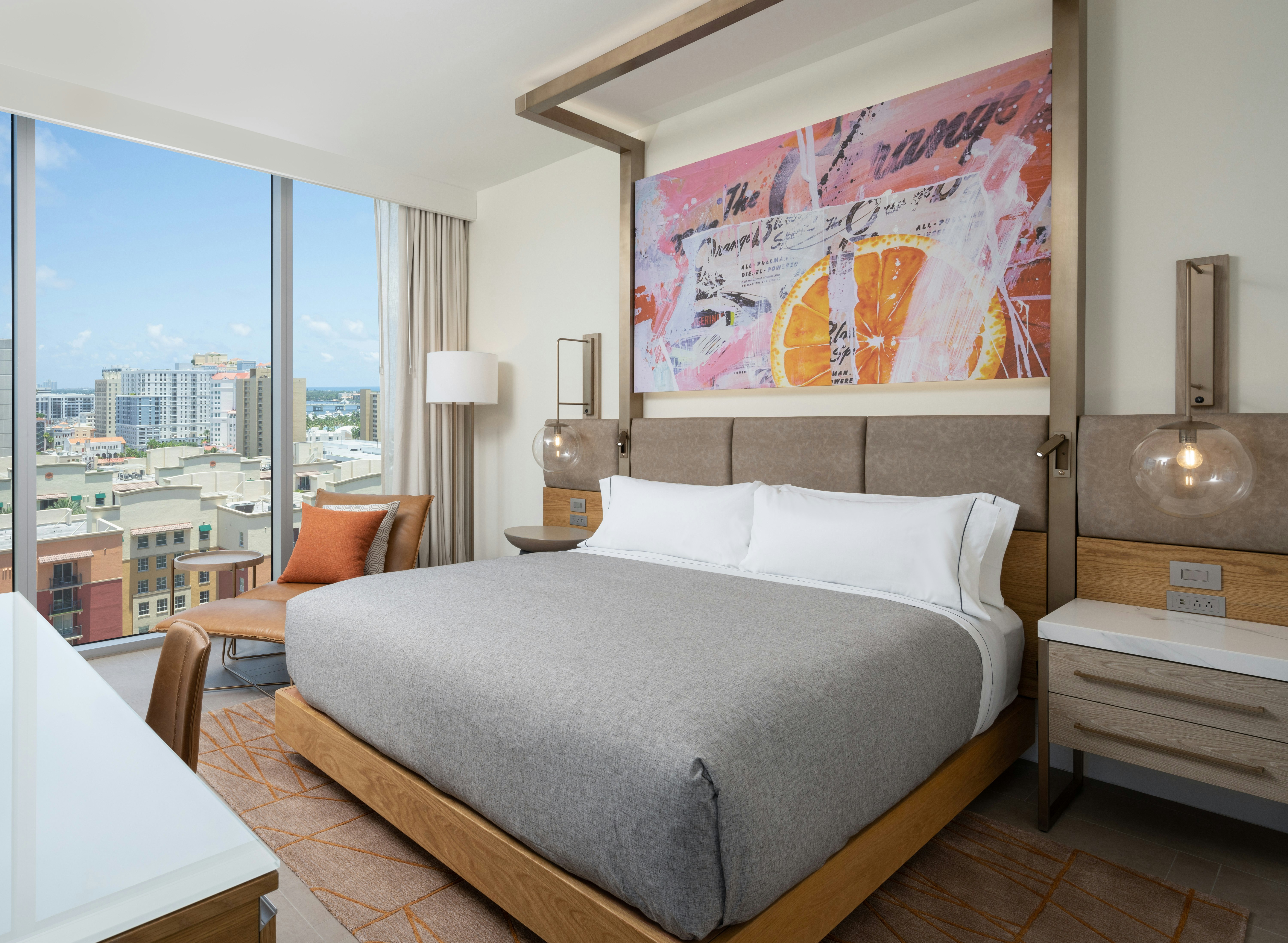 ROOM, KING BED, CORNER