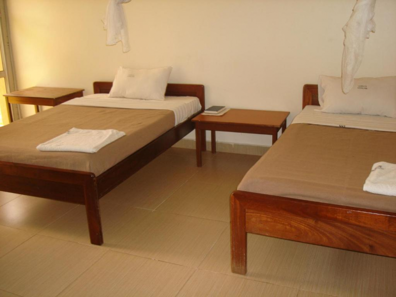 Acholi Inn 4/13