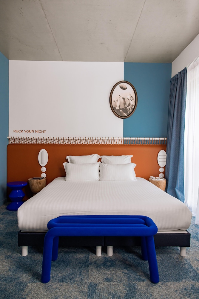 The Ruck Hotel 19/50