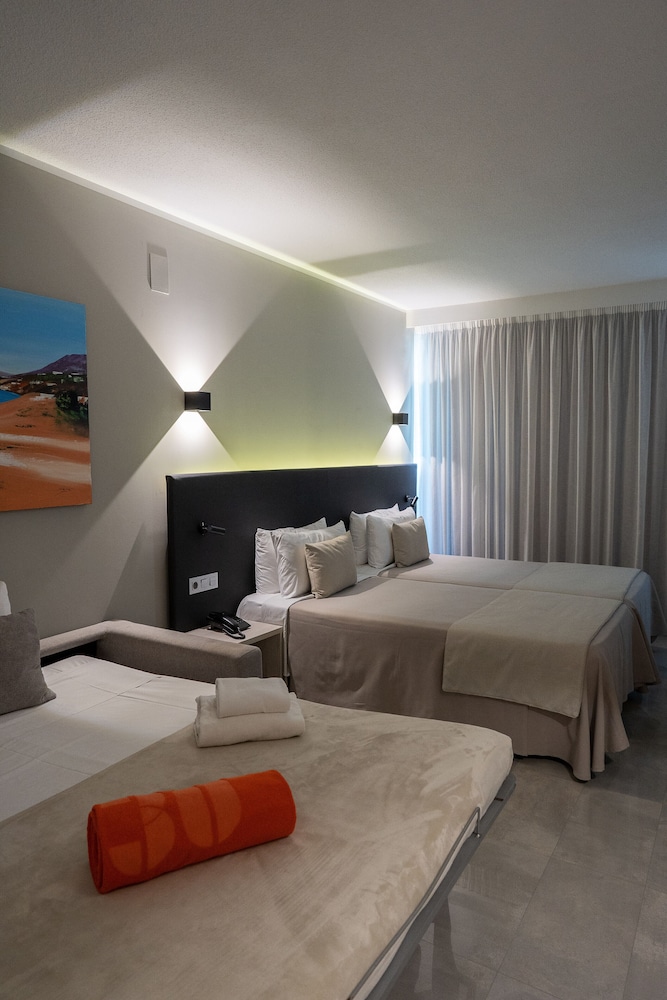 30 Degrees Hotel Dos Playas 11/50