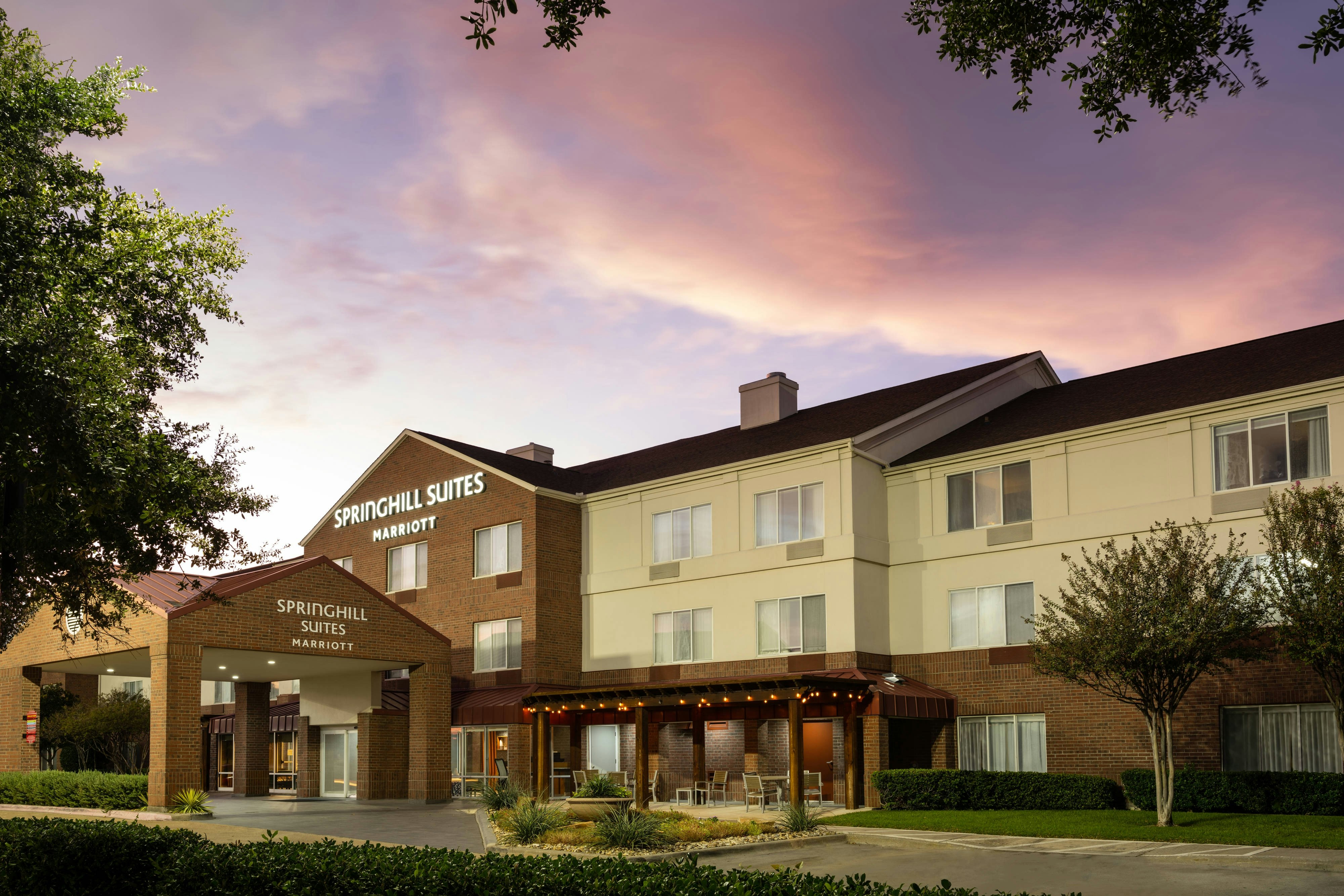 SpringHill Suites Dallas Arlington North 2/48