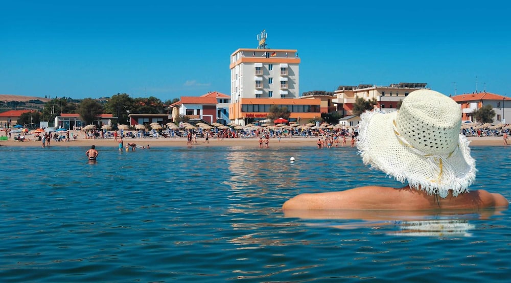 Hotel Caravel 40/50