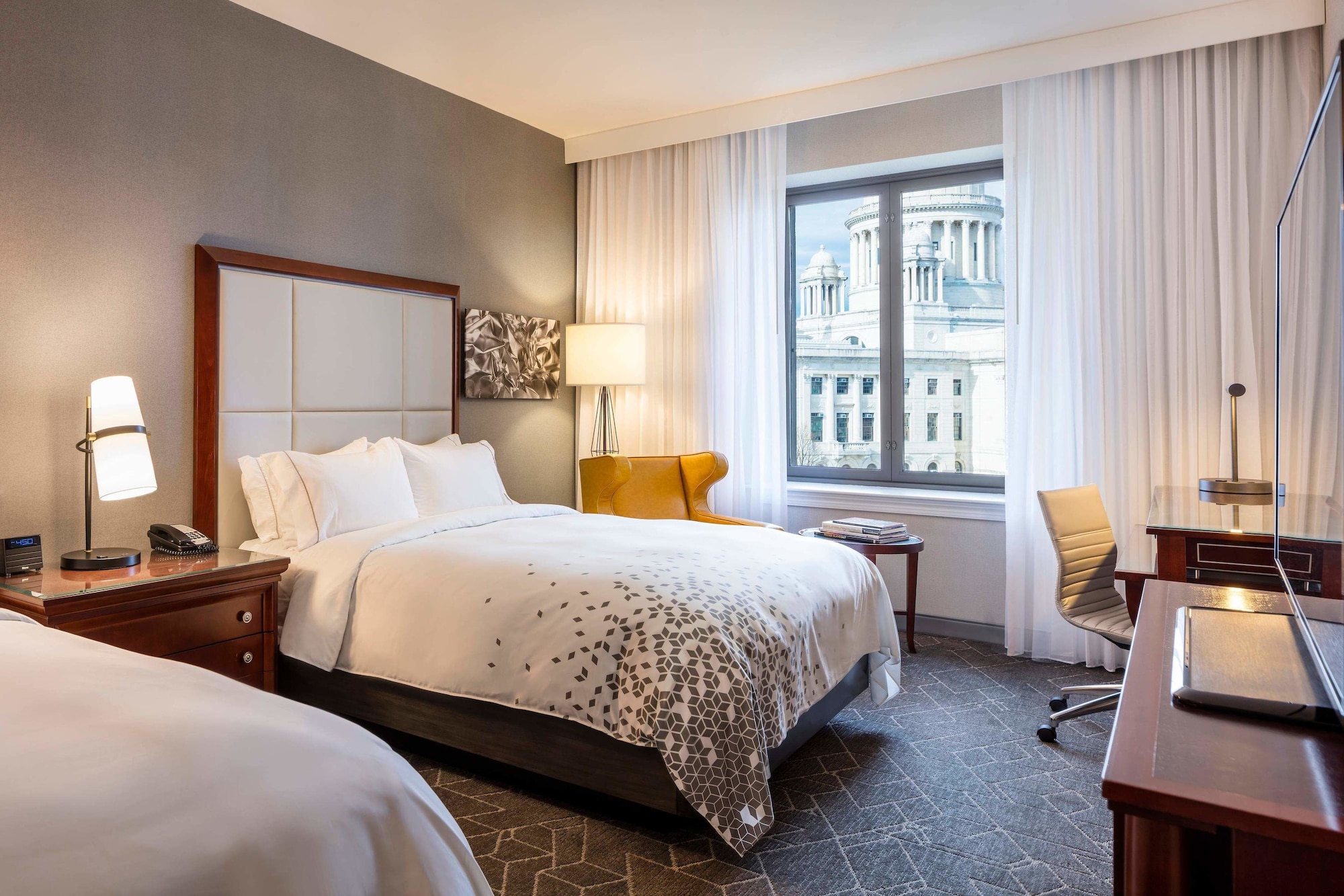 غرفة كلوب بسريرين كوين، Renaissance Providence Hotel 4/9