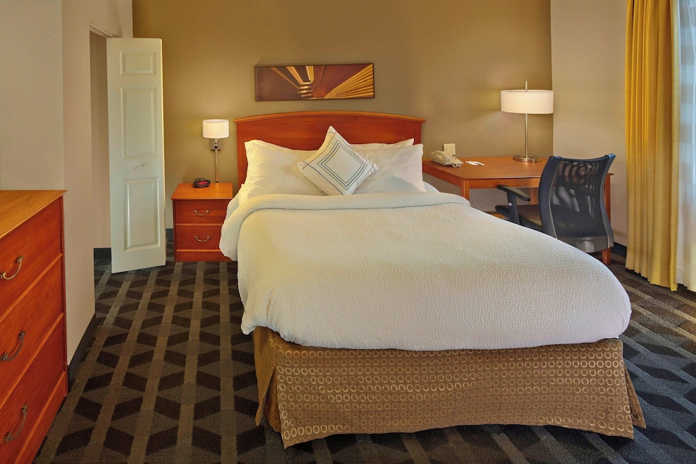 2 Bedrooms, Suite, 2 Double Beds, Accessible