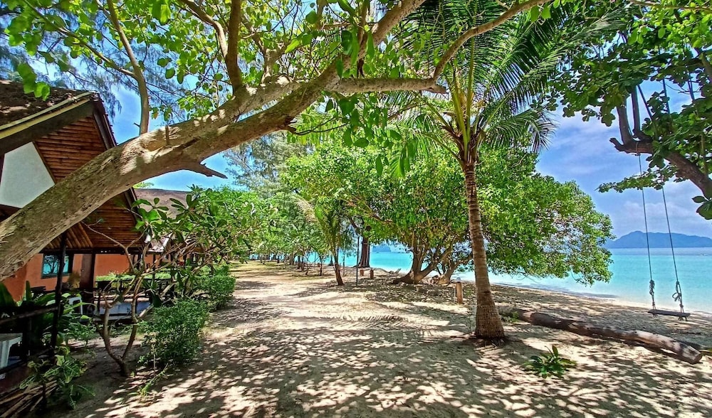 Kradan Beach Resort 35/48