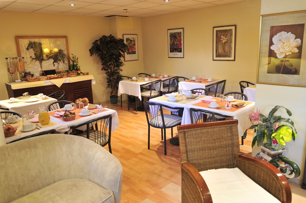 RESIDHOTEL LES CORALYNES 26/28