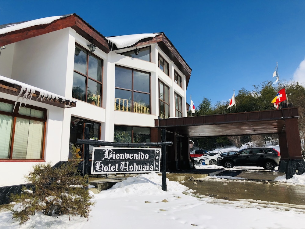 USHUAIA HOTEL 30/35