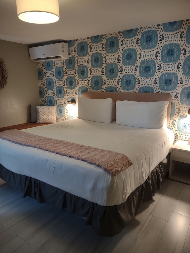 Tropica Beach Hotel 12/50