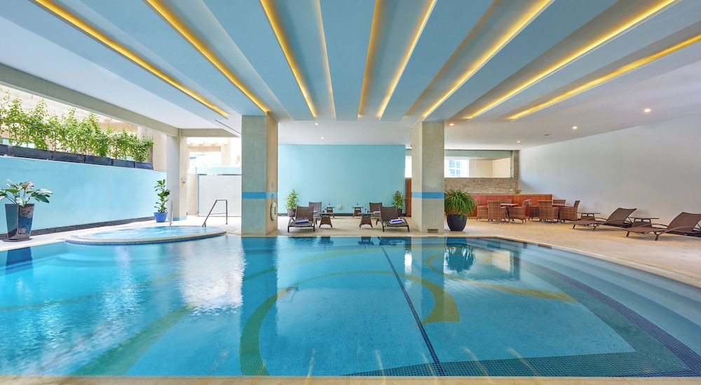 swimming pool spa