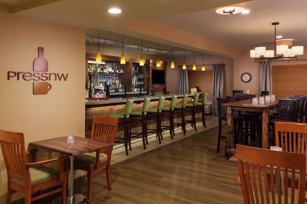 DoubleTree by Hilton Hotel Portland - Tigard 21/28