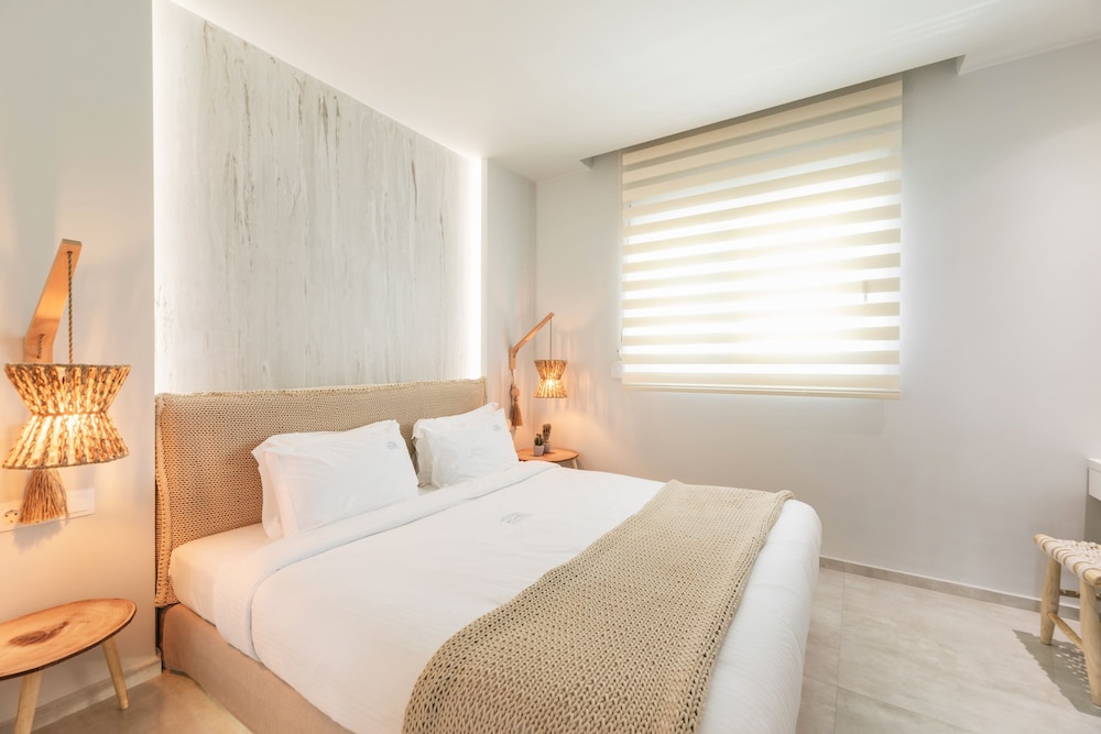 Minthi Boutique Apartments 11/50