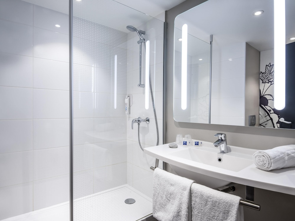 IBIS BUDGET NICE CALIFORNIE LENVAL 77/78