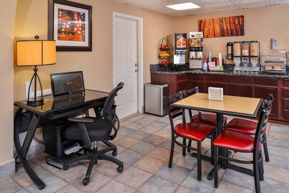 Best Western Executive Inn Hobbs 16/24