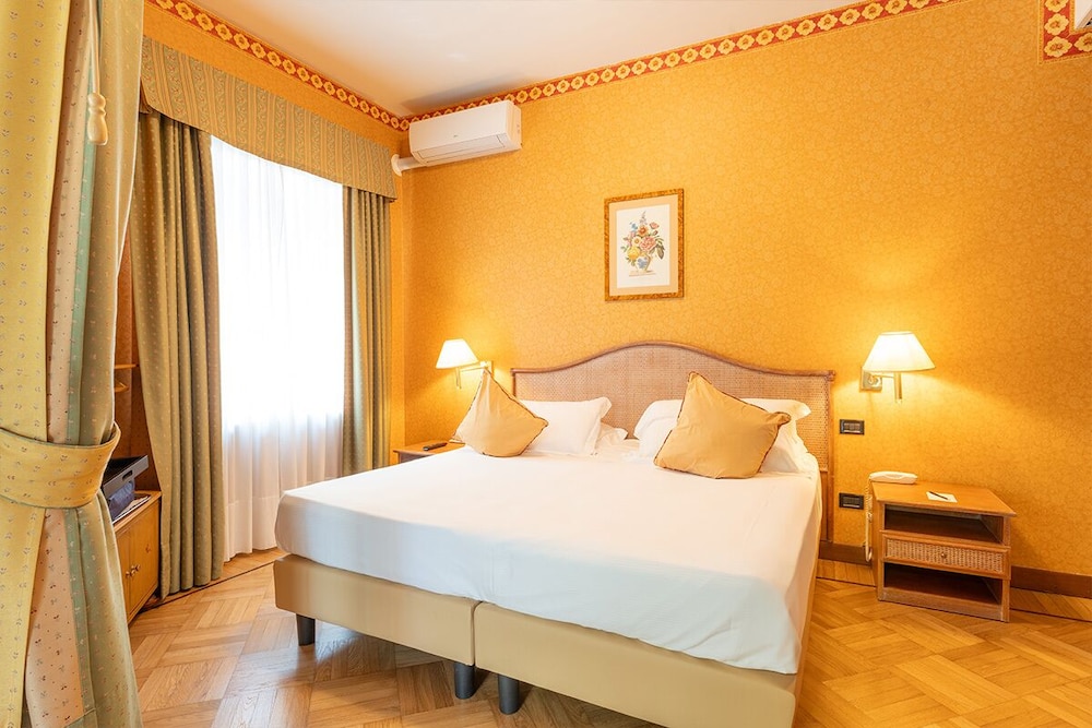 Tower, Suite