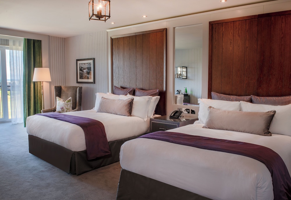 Room, 2 Double Beds, Old Golf Course View