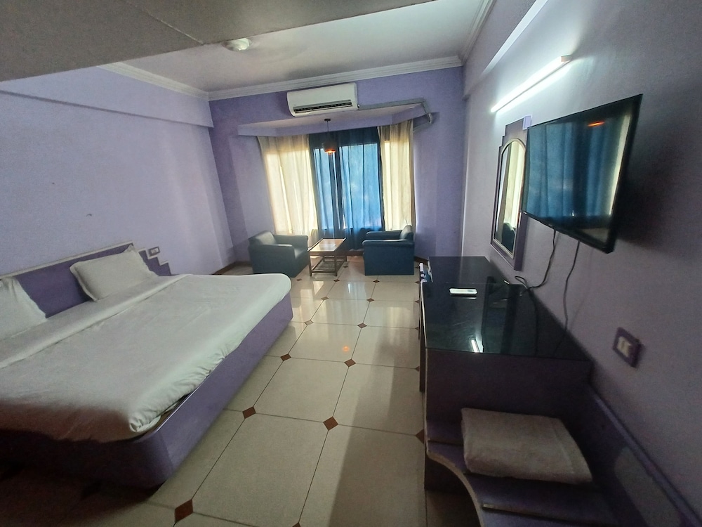 Hotel Maya International 12/50