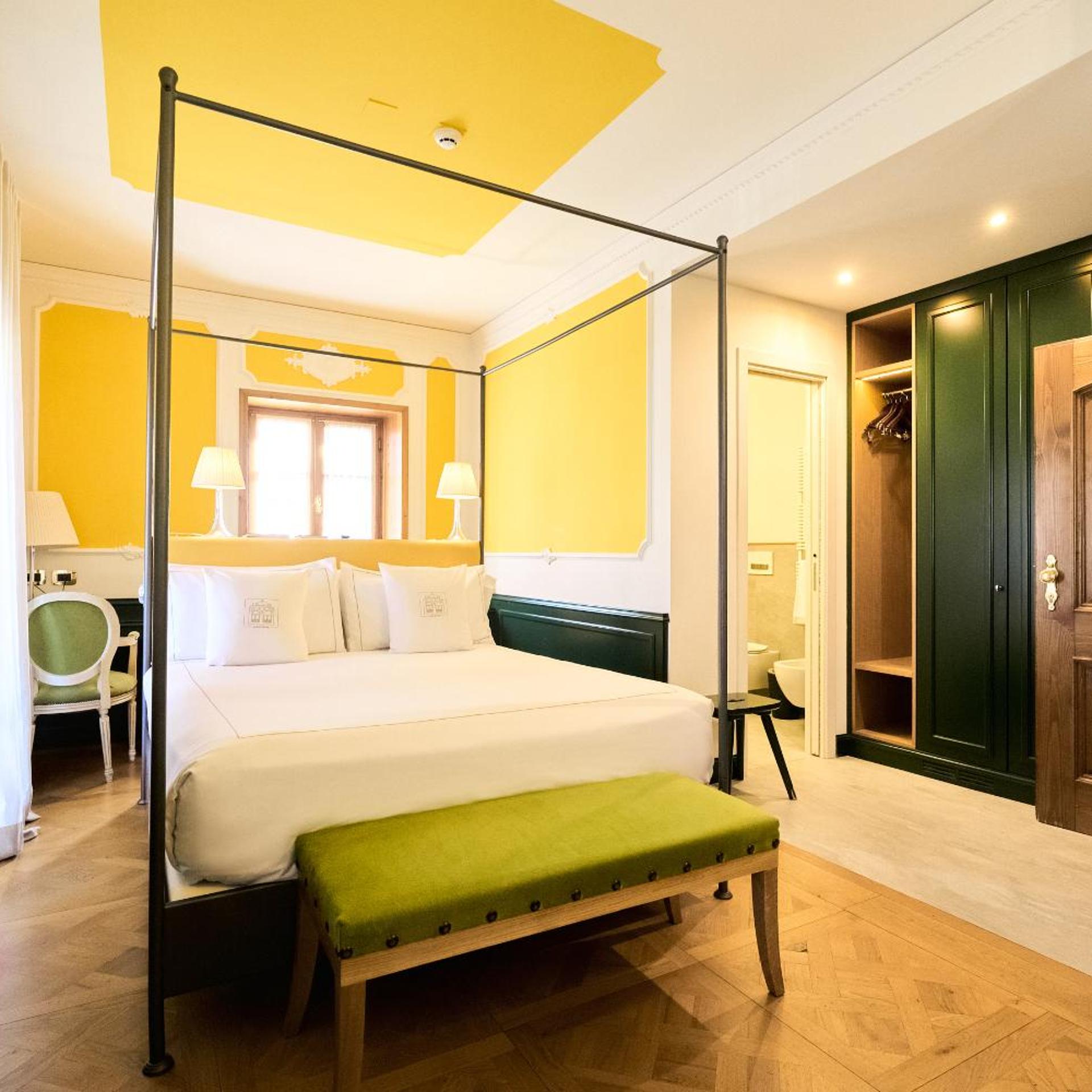 Emotion, Deluxe، Ambra Cortina Luxury Fashion Boutique Hotel 5/10