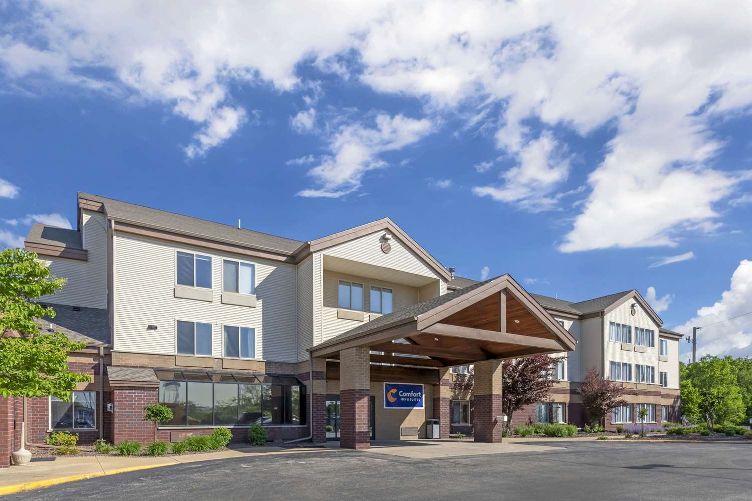 Comfort Inn & Suites New Lisbon 15/18