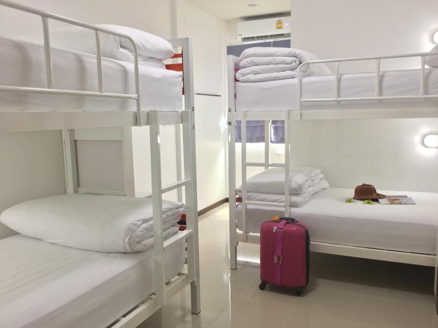 Male Dorm, Classic, 4 Shared Bed