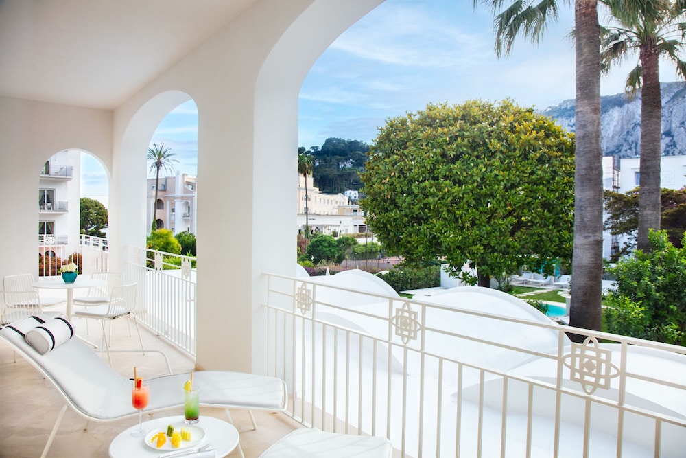 Pazziella Garden & Suites 10/66