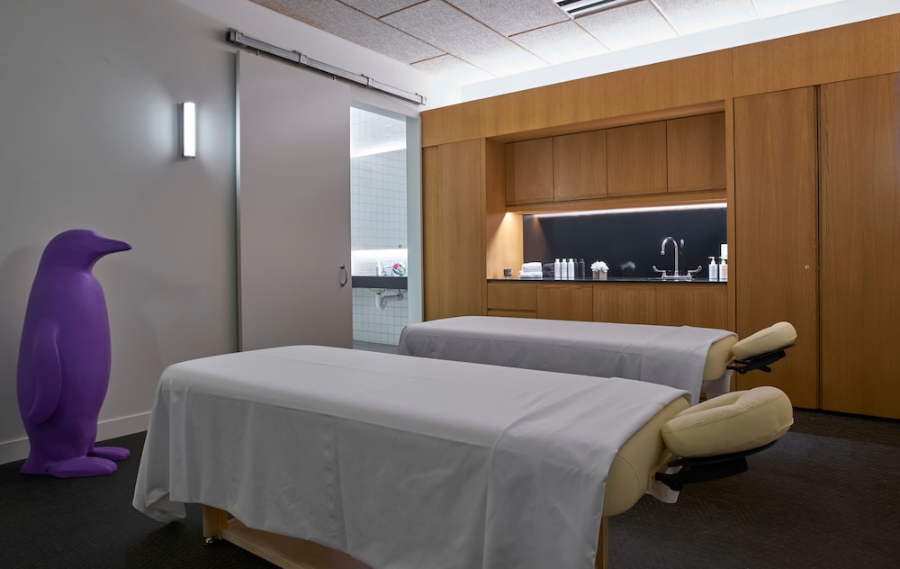 Fordson Hotel Unbound Collection by Hyatt 17/65