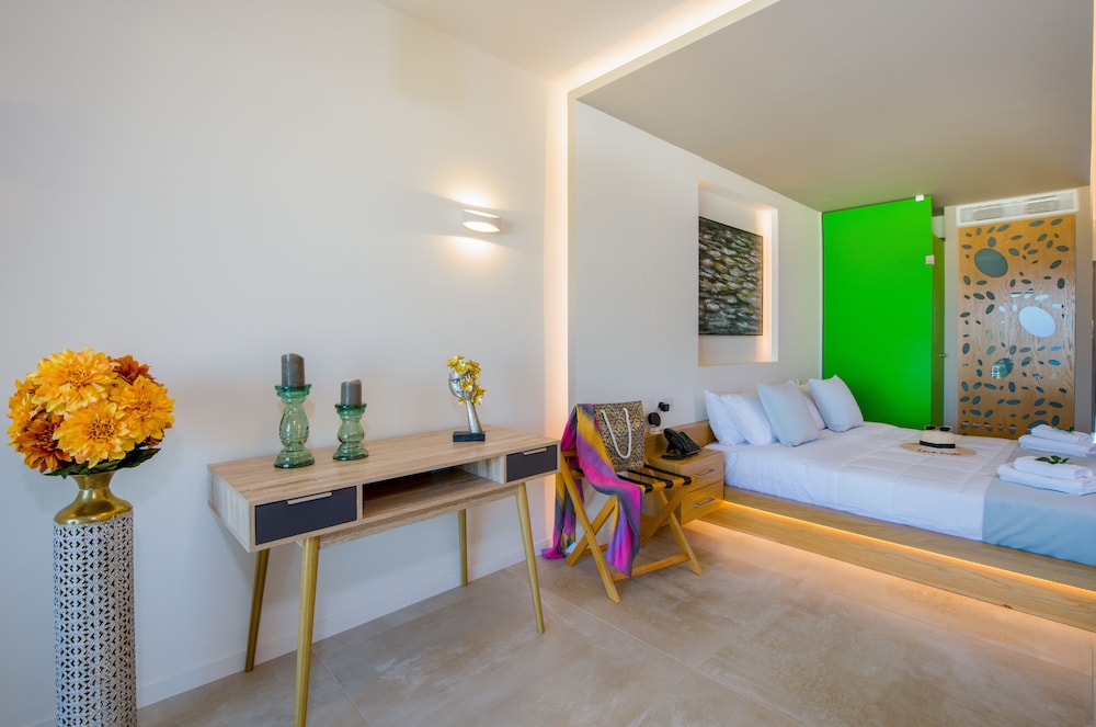 Lilium Village Hotel 25/50
