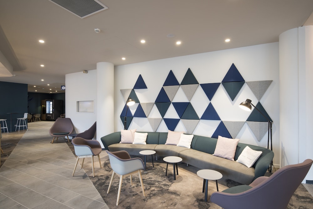 HOLIDAY INN EXPRESS PARIS - CDG AIRPORT 36/70