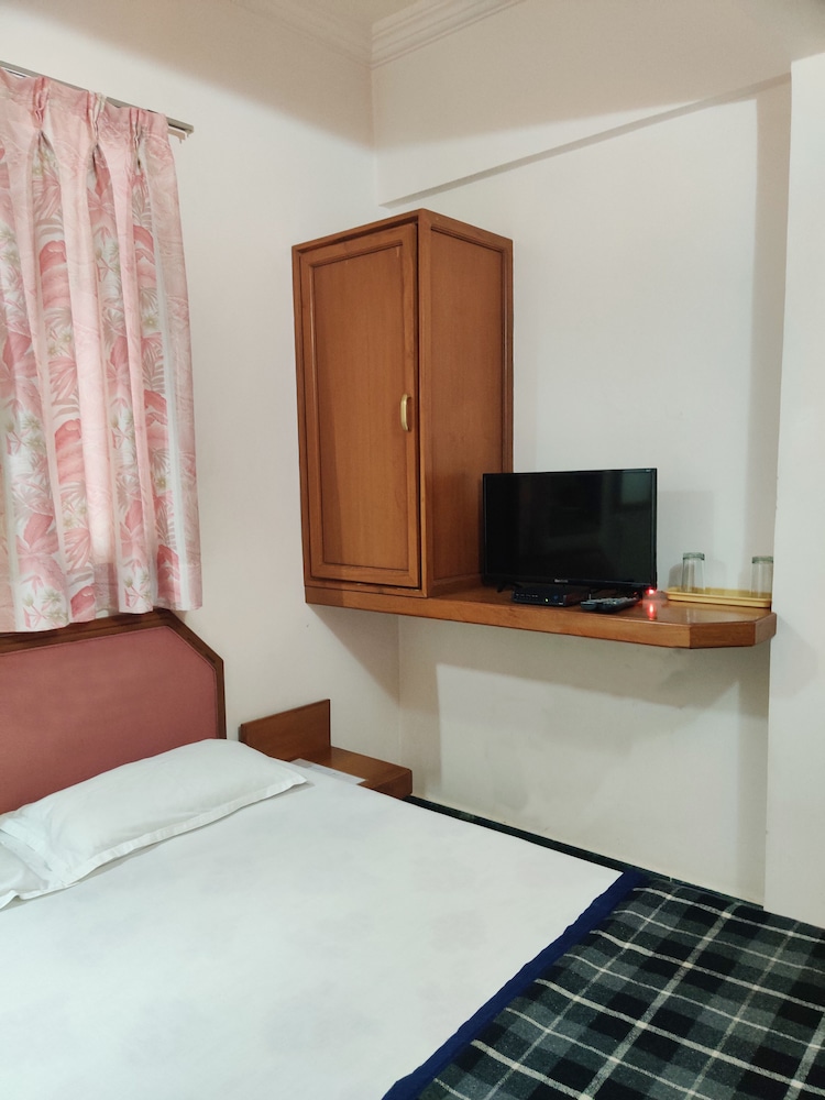 HOTEL GRG 14/27
