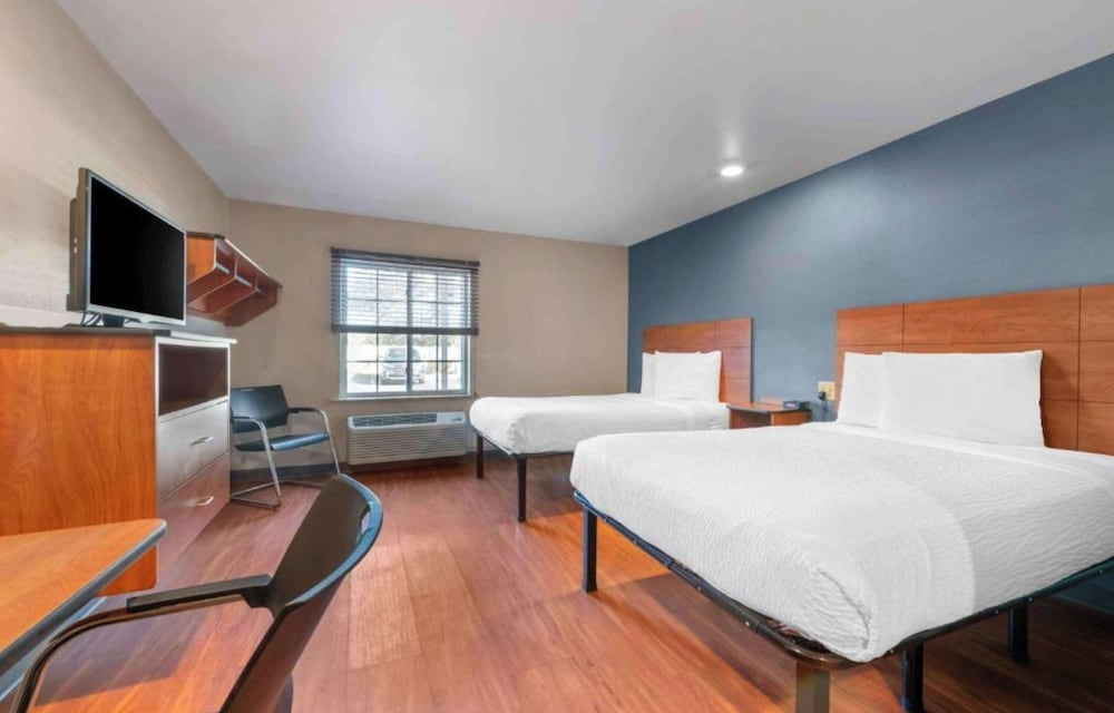 2 FULL BEDS - NON-SMOKING, KITCHEN