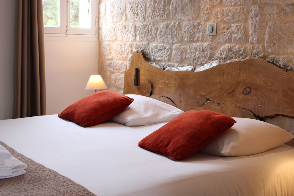Hotel des Grottes 19/45