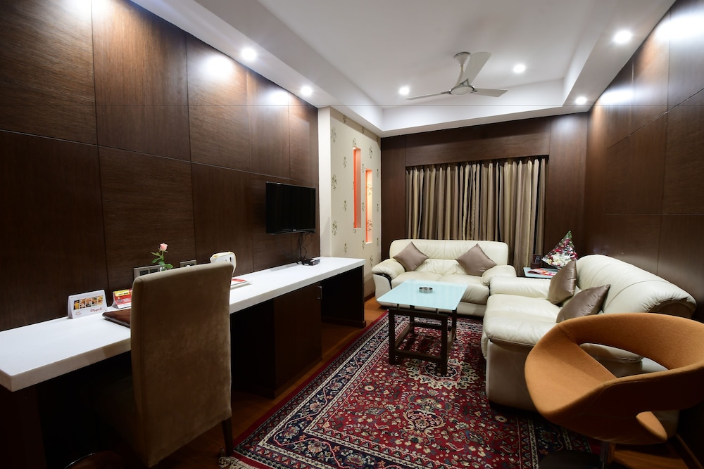Oyo Premium Suryabagh 44/50