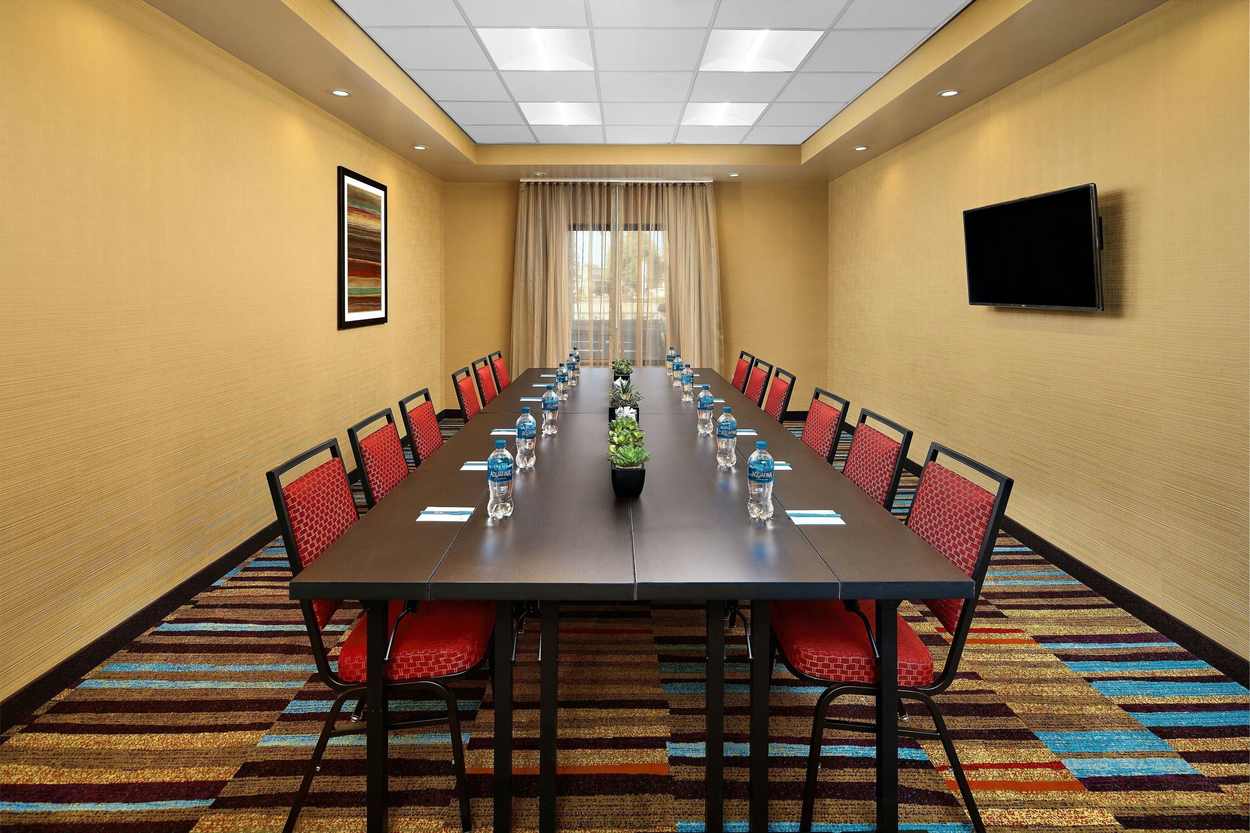 Fairfield Inn & Suites By Marriott Fresno Yosemite International Airport 35/38