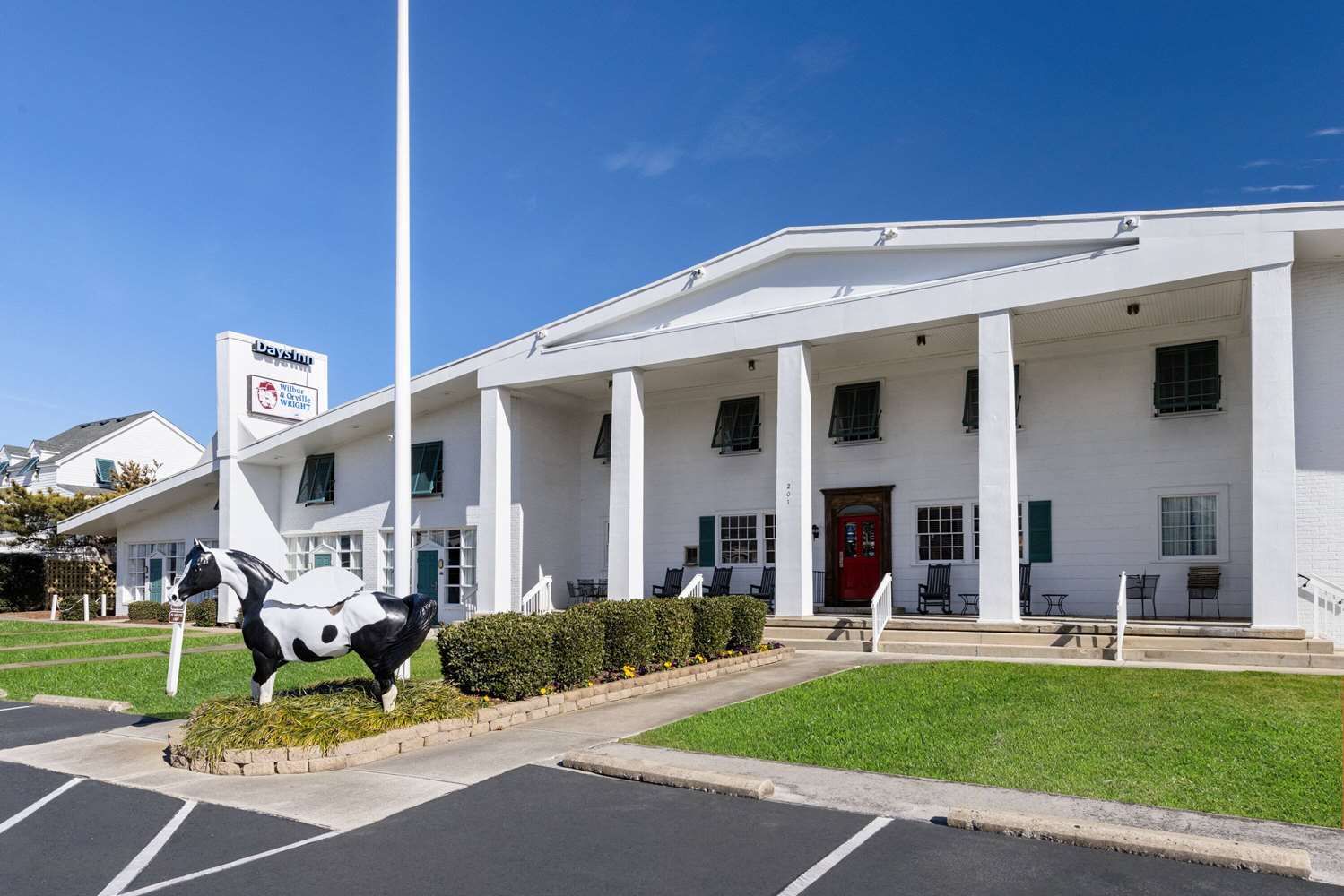 Days Inn by Wyndham Kill Devil Hills Oceanfront - Wilbur 2/59