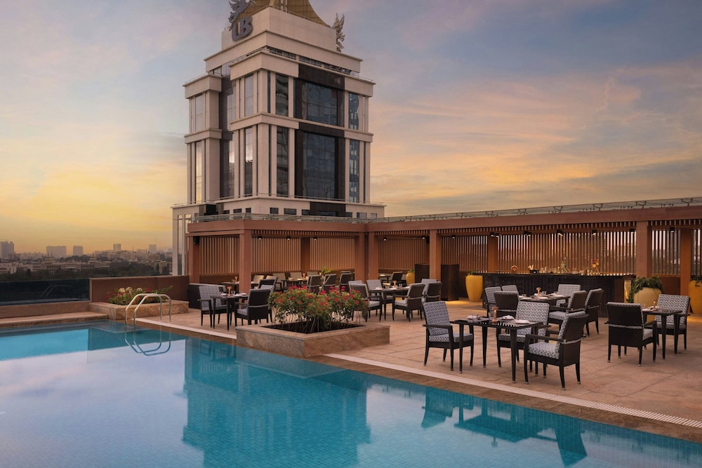 Oakwood Premier Prestige Ub City Bangaluru 5/55