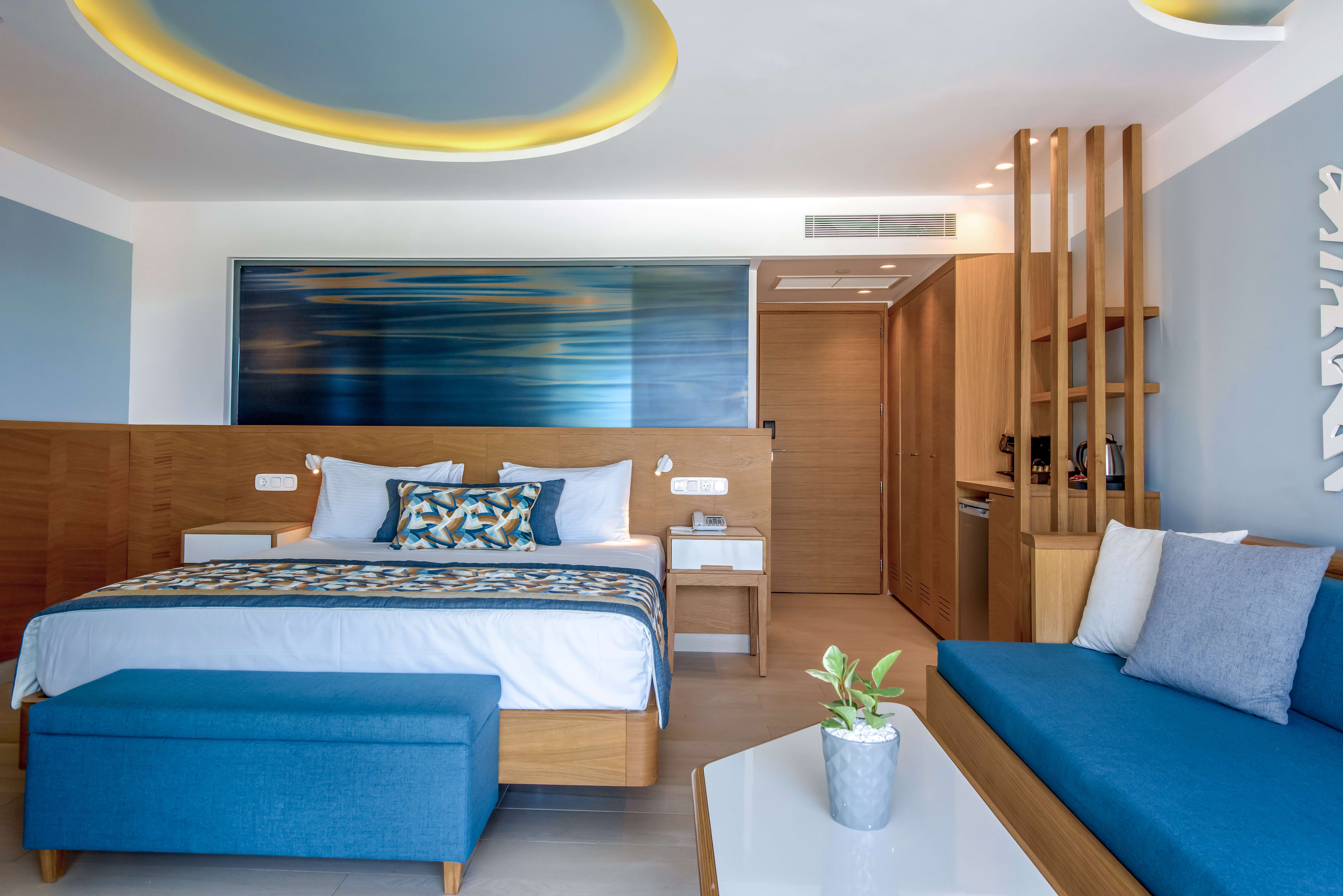 Double Room Pool View / Sea View