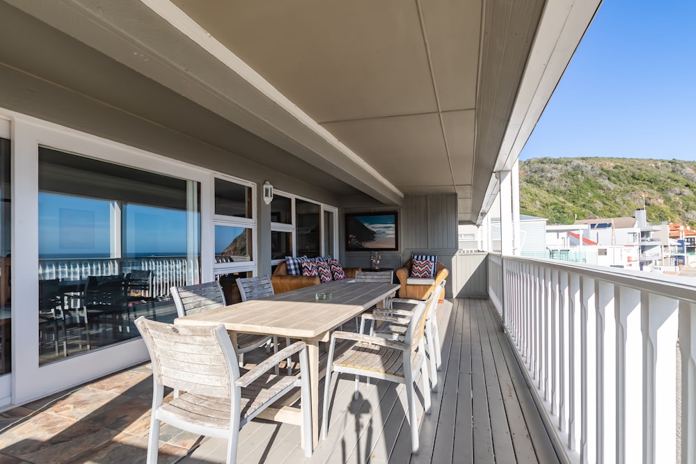 Dutton's Cove Guesthouse 25/50