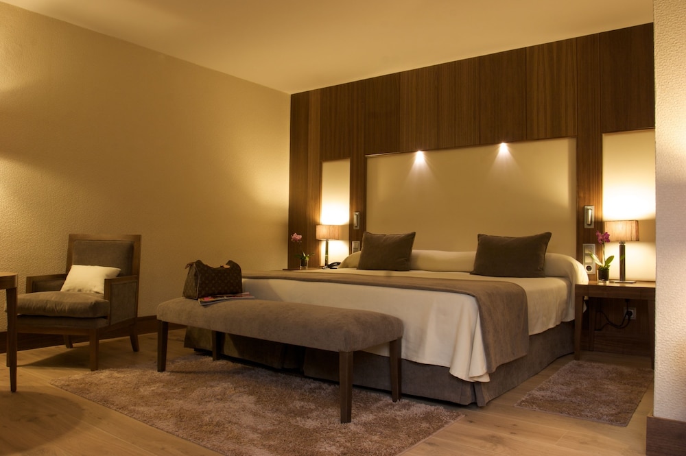 Gran Hotel Balneario Puente Viesgo 4/32
