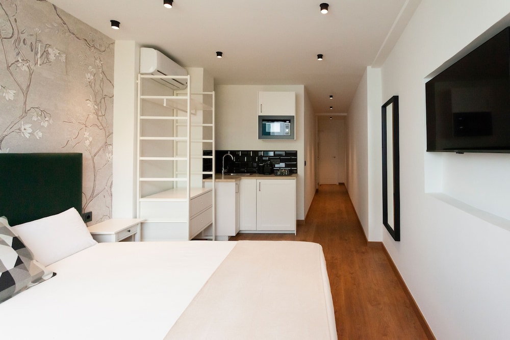 SUPERIOR, DOUBLE BED