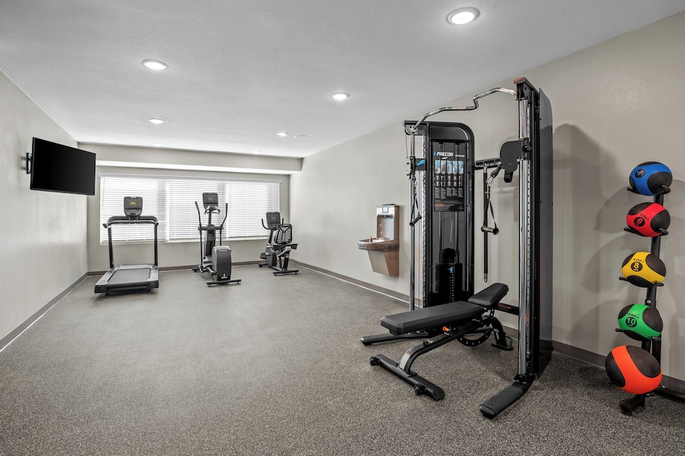 WoodSpring Suites Petersburg near Fort Lee 33/54