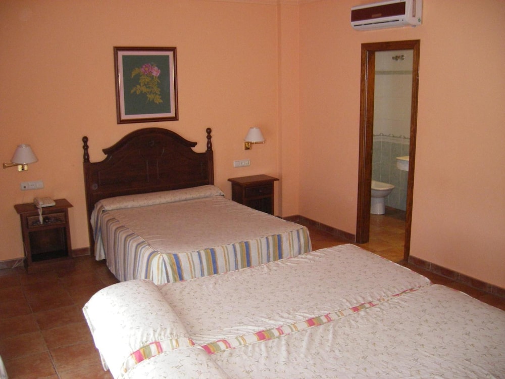 Hotel Asador Albenzaire 19/62