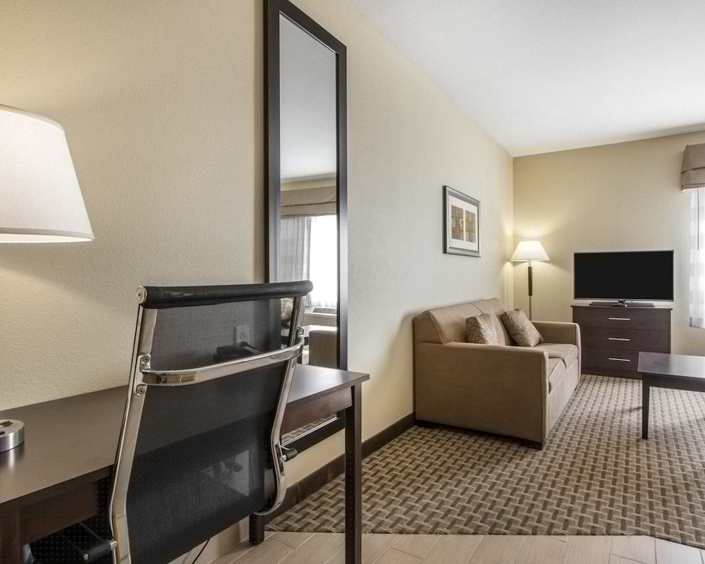 Mainstay Suites Meridian 28/43